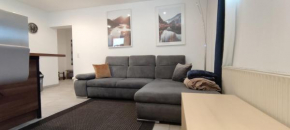 Practical 1-bedroom apt with King size, 5 min to RAB